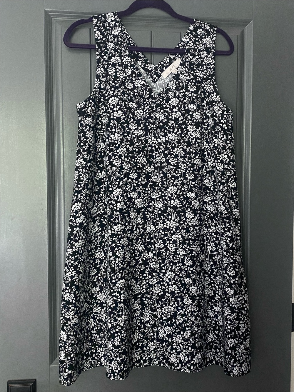 Loft  size   XS  V neck sleeveless dress